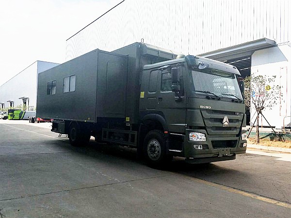 重汽后單橋宿營(yíng)車滿足24人住宿